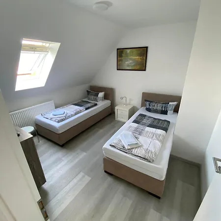 Feniks Apartment
